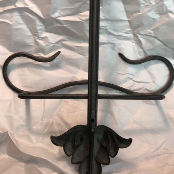 Plate Stand Holder for Wall Hanging Display Rack Hanger Metal Easel 29.5”x13”x2” - Picture 9 of 11